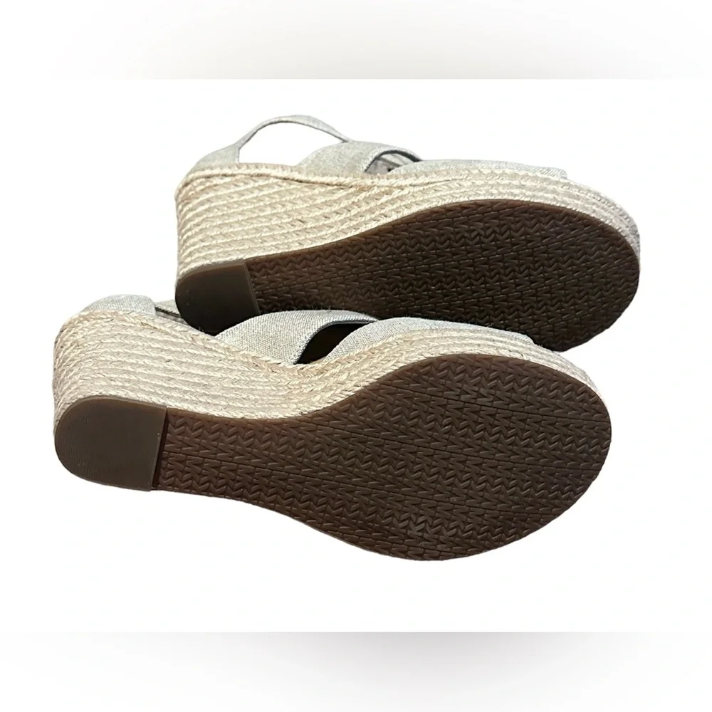 Micheal Kors gray wedges